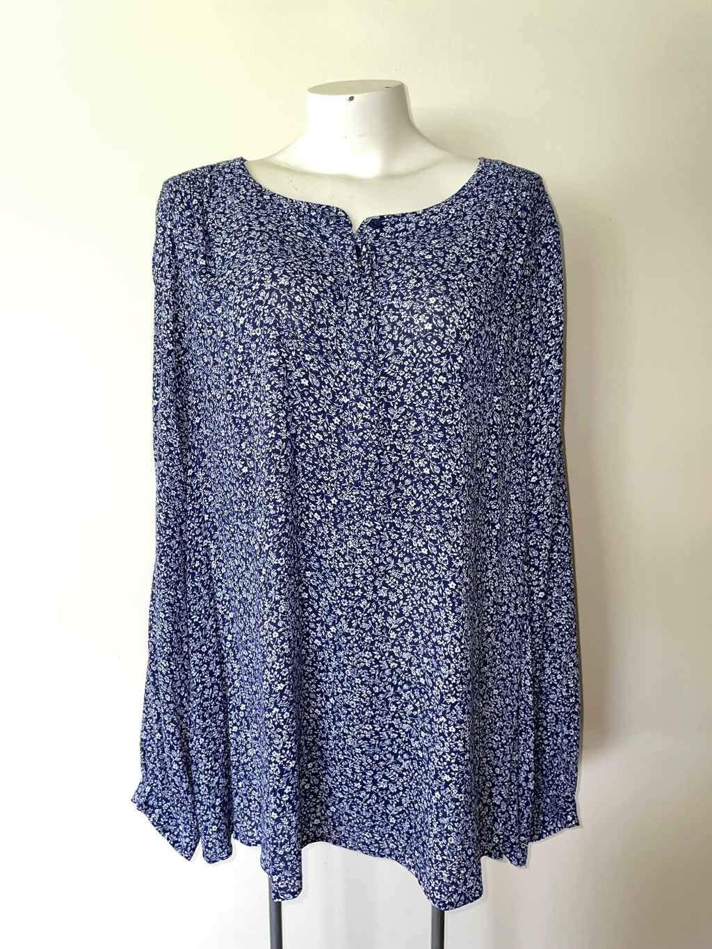 Lane Bryant SIZE 14/16 no stretch blouse