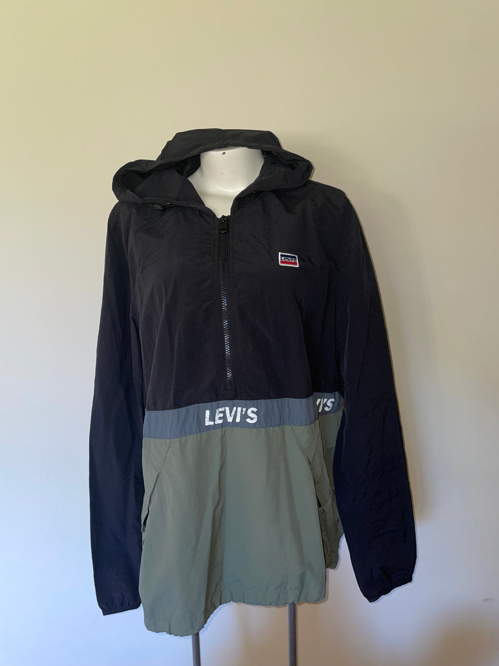 Levi’s jacket SIZE MEDIUM (men’s)