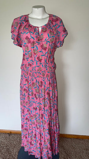 Destination 365 long dress SIZE MEDIUM