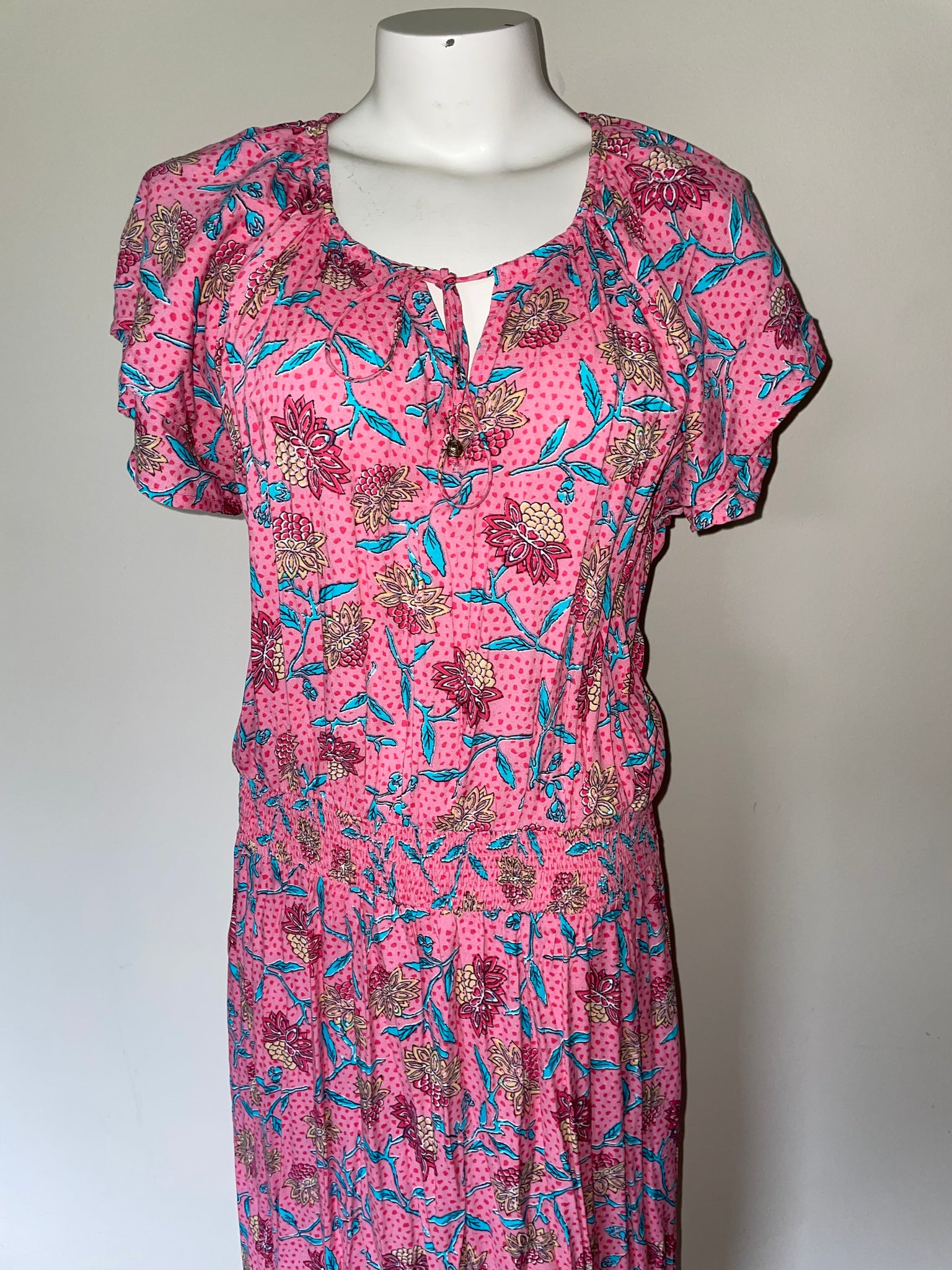 Destination 365 long dress SIZE MEDIUM