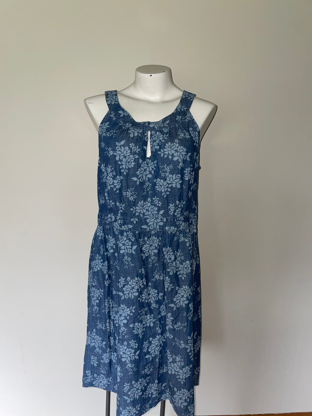 LOFT size 8 denim floral dress