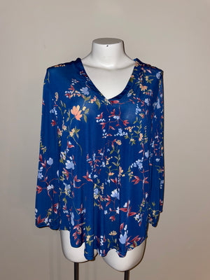 Floral patterned, stretchy blouse SIZE MEDIUM