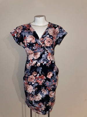 Floral, Fitted SIZE SMALL dress
