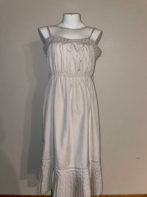 Cream Colored, textured hemline dress SIZE 6