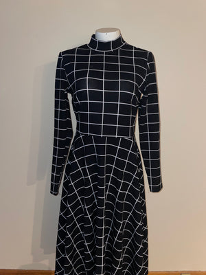 Black & White SIZE SMALL/MEDIUM dress