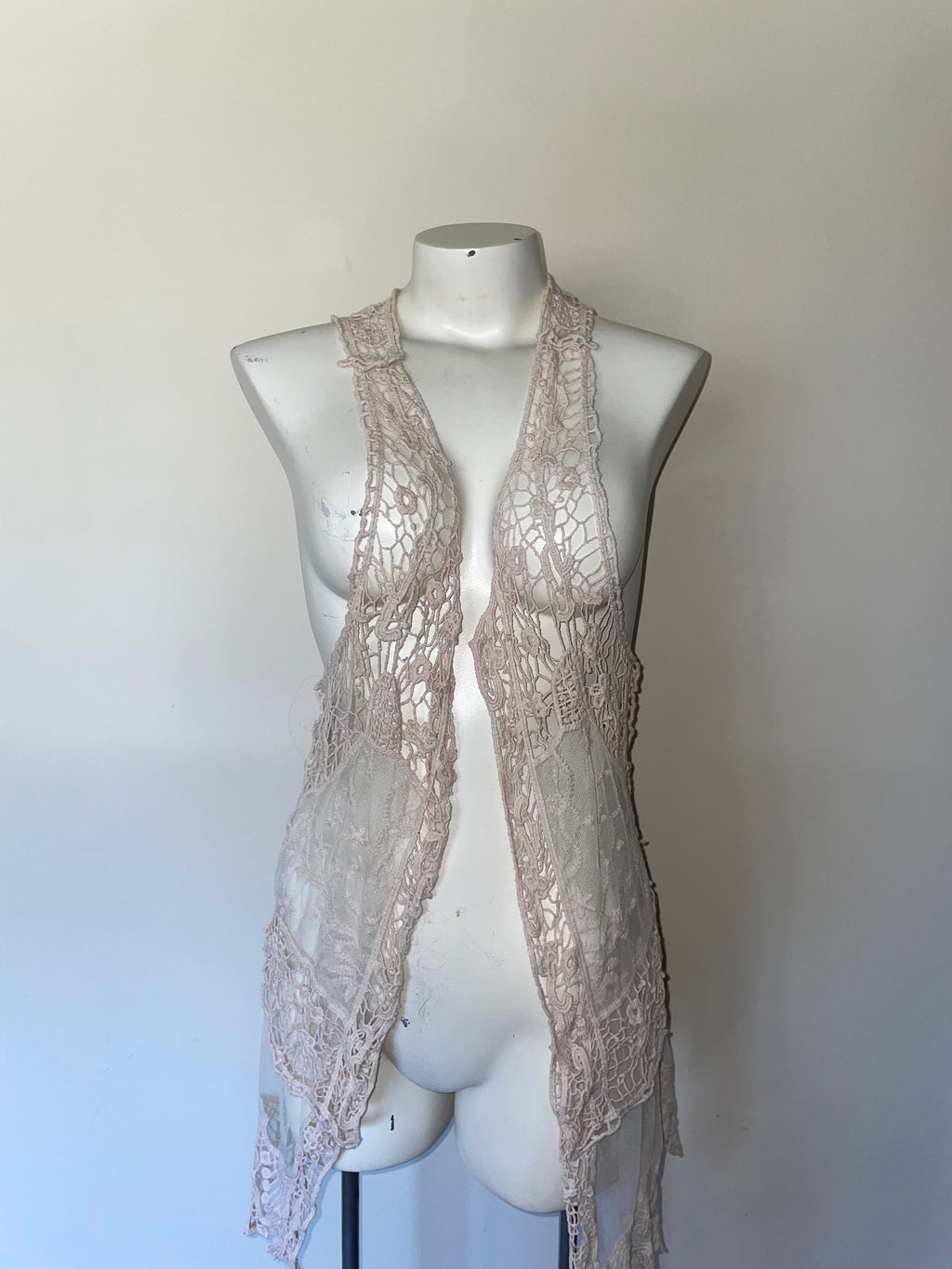 Lace, size large cover