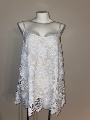 Cabi SIZE MEDIUM crochet, textured tank top