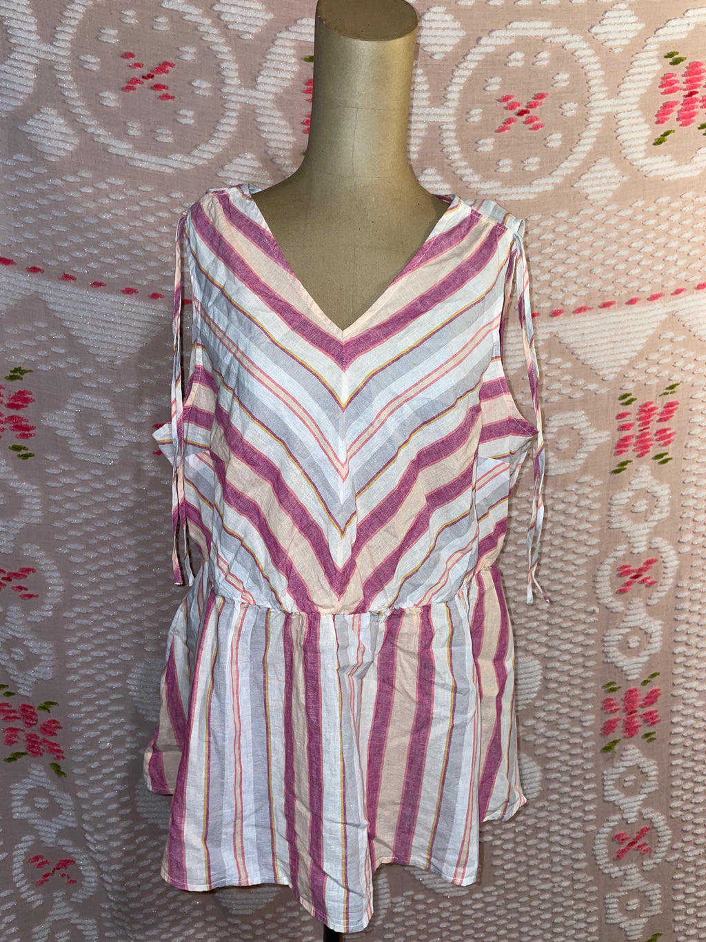Land Bryant SIZE 14/16 striped tank